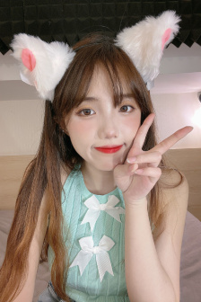 女人没有穿衣服